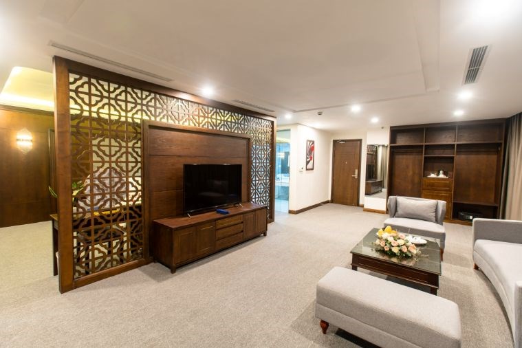 Khách Sạn Peace Hạ Long